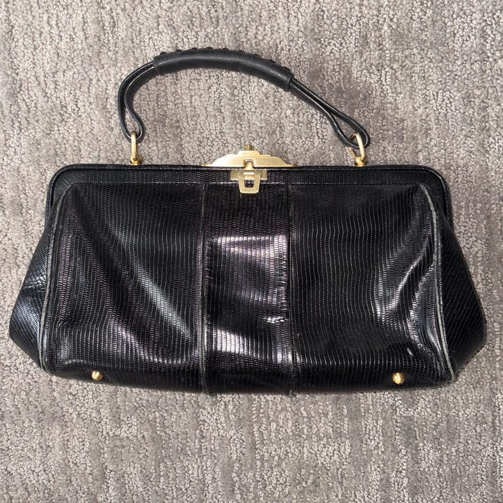 Vintage look Elegant Black Handbag